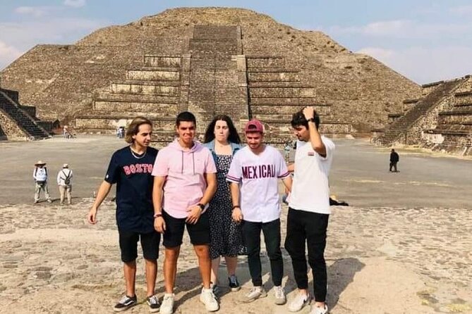 The best private tour to Teotihuacan and pyramid climb - The Experience of Climbing the Pyramid of the Moon