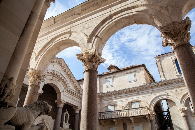 THE BEST PRIVATE WALKING TOUR-amazing SPLIT & Diocletian's PALACE - The Iconic Grgur Ninski Statue