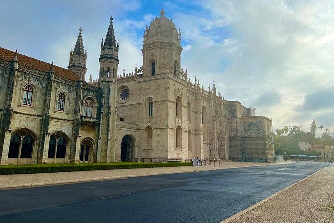 The best Walking tour in Belem with Jeronimos Ticket included - Explore Lisbon’s Belem with a Guided Walking Tour and Included Tickets