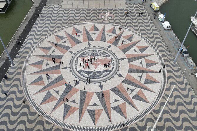 The best Walking tour in Belem with Jeronimos Ticket included - Visiting the 16th-Century Belém Tower