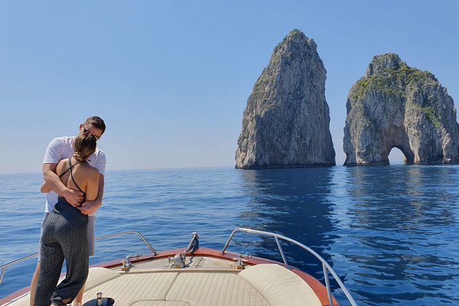 The Blue Fever: Capri island day cruise - Key Points