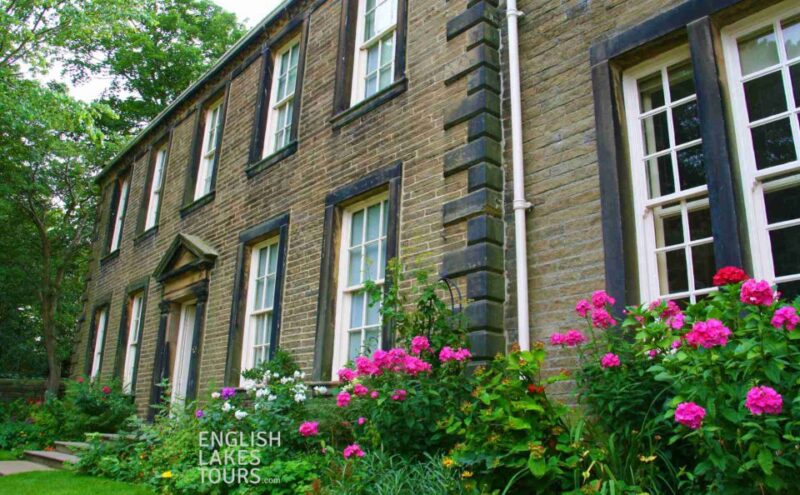 The Brontes, Wuthering Heights & Jane Eyre Tour - Visiting Haworth and Its Historic Main Street