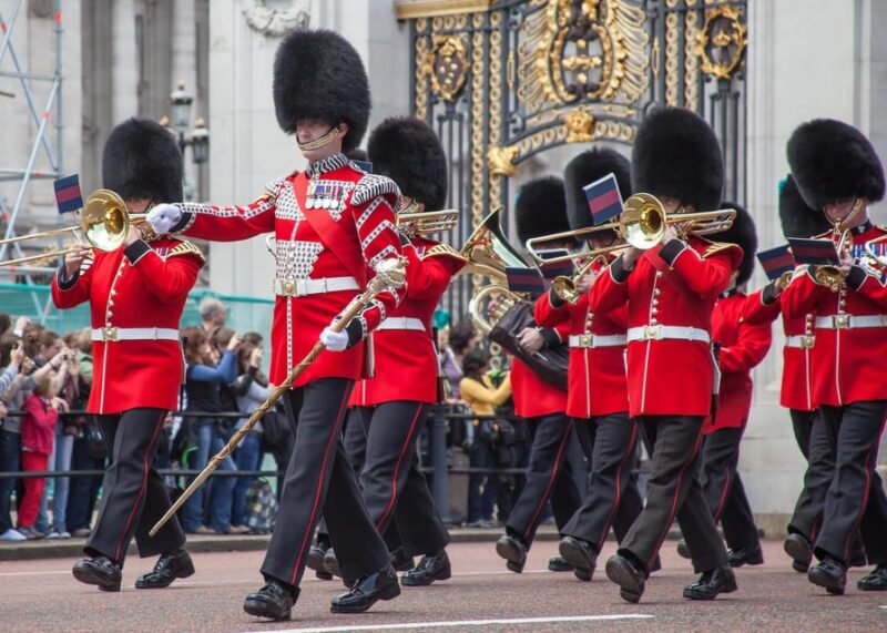 The Changing of the Guard Experience with Thames Boat ride - Exploring the Changing of the Guard and Thames Cruise in London