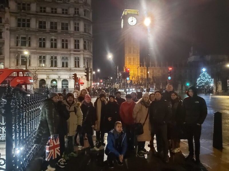 The Changing of the Guard Experience with Thames Boat ride - Watching the Changing of the Guard and Horse Guard Parade
