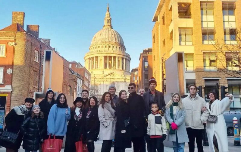 The Changing of the Guard Experience with Thames Boat ride - Accessibility and Practical Tips