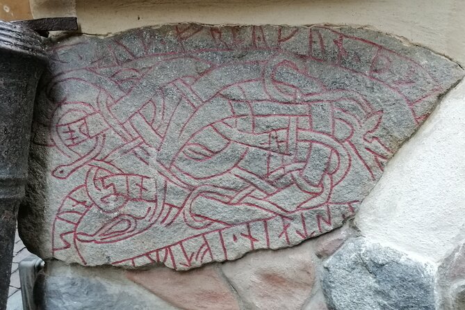The Charms of Stockholm's Old Town with a Taste of Vikings Mead - Introduction to the Stockholm Old Town Tour with Vikings Mead