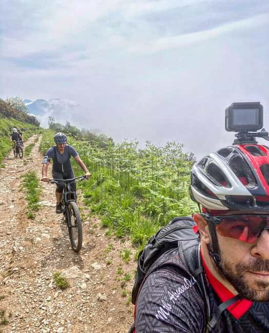 The City of Art "Pietrasanta"- Apuan Alps & sea: E-Bike Tour - A Tasty Break at a Local Winery