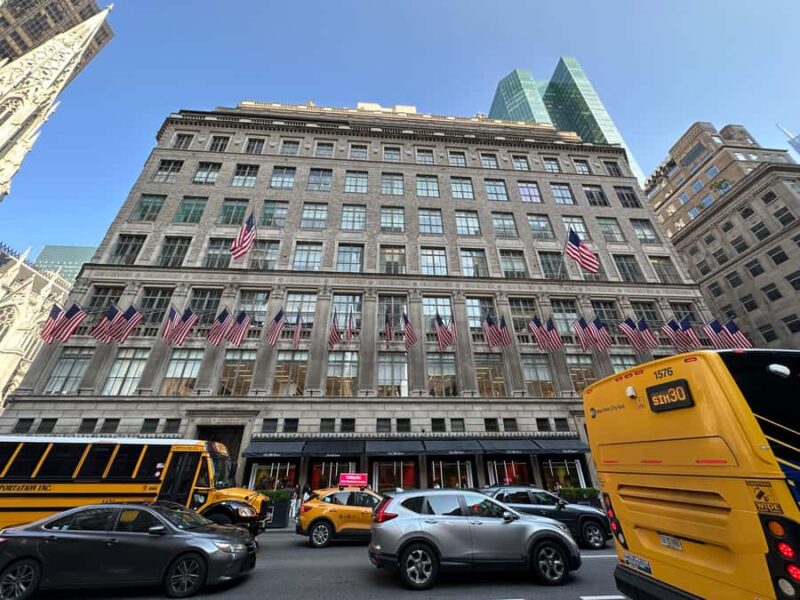 The Comedy Bus Tour of NYC - Ending the Sightseeing Segment at a Vibrant Comedy Club