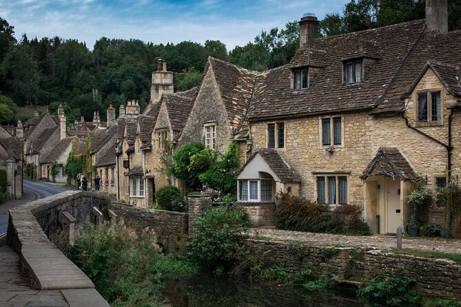 The Cotswolds Guided Day Tour from London - Bibury’s Scenic Surroundings and Iconic Views