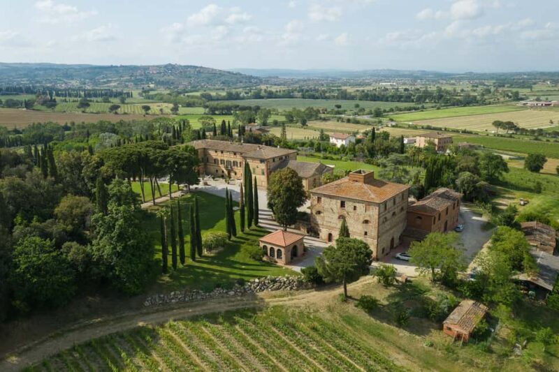 The Count's memories - AGED AND SUPERTUSCAN WINE TASTING IN TORRITA - Inside the Winery: From Grape to Bottle