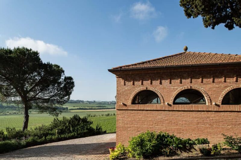 The Count's memories - AGED AND SUPERTUSCAN WINE TASTING IN TORRITA - Tasting the Estate’s Finest: 5 Special Labels