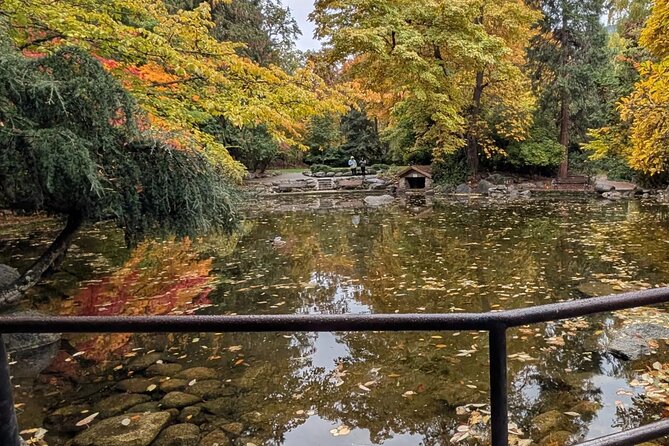 The Cultural Heart of Ashland: A Self-Guided Audio Tour - Downtown Ashland: Shops, Historic Buildings, and Local Charm