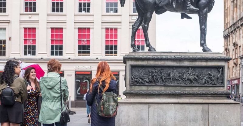 The Dark Side of Glasgow - Walking Through Glasgow Green and Tasting Local Flavors