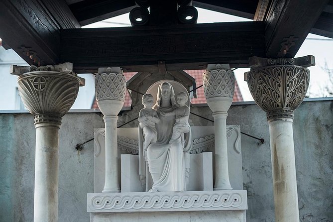 The Deadly Walk - Ljubljana Cemetery Tour - The Guide: Professional and Engaging