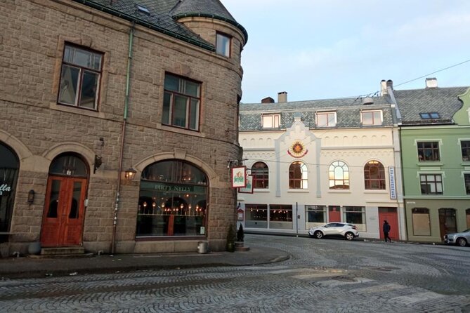 The Essence of Ålesund Self-Guided Walking Tour - The End of the Tour at Nørvøya’s Rollo in Byparken