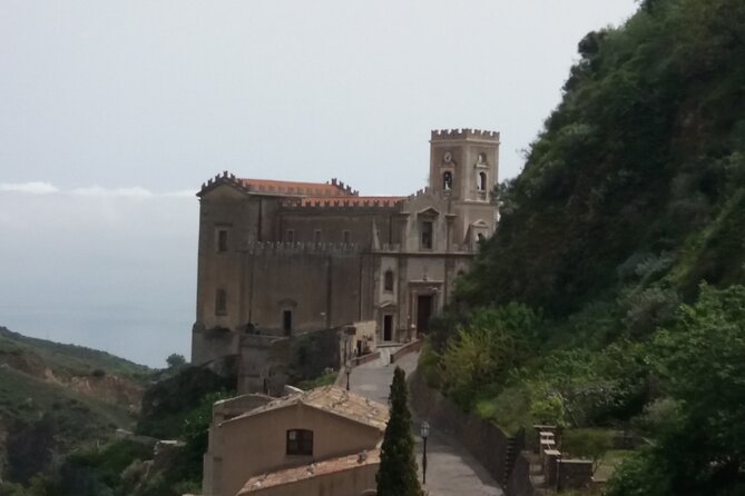 The Godfather Movie Tour - Practical Details: Transportation, Group Size, and Comfort