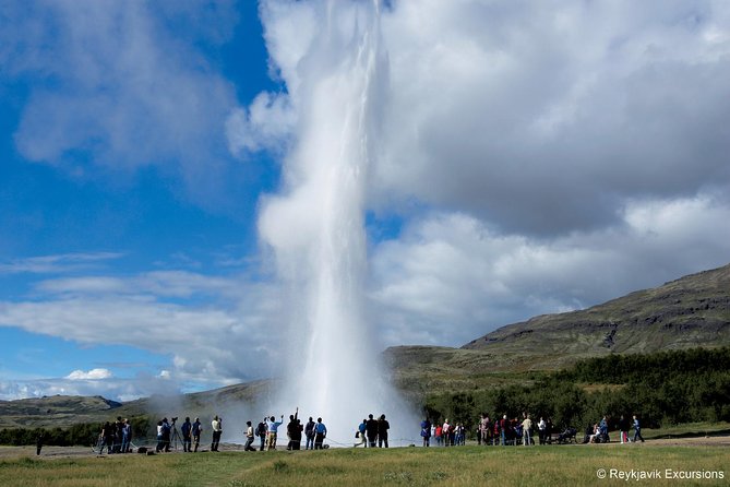 The Golden Circle Guided Bus Tour from Reykjavik - Exploring the Geysir Geothermal Area and Strokkur