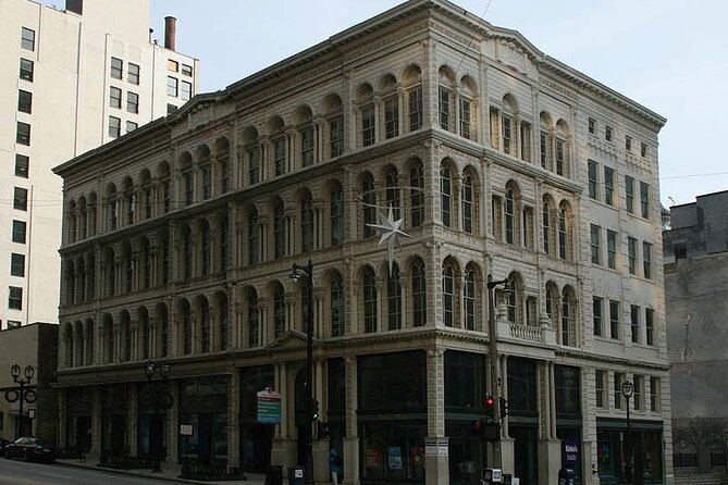 The Grand Walk: A Self-Guided Audio Tour through Milwaukee - Key Points