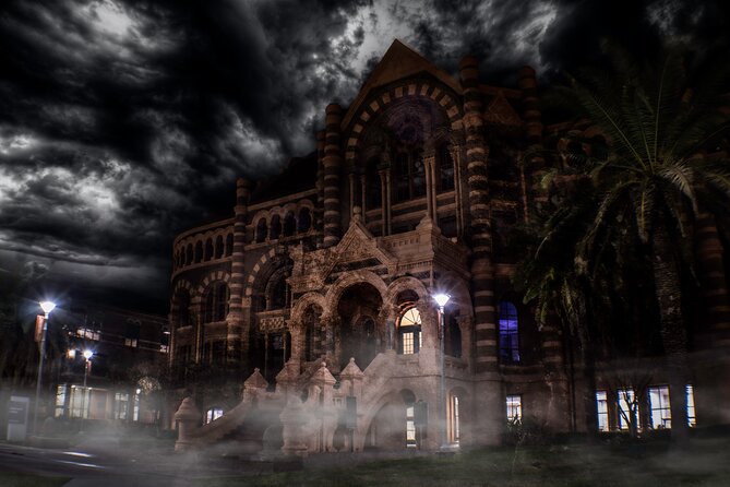 The Grimoire Ghouls and Graves: Galveston Ghost Tour - Explore Galveston on Foot During the Night