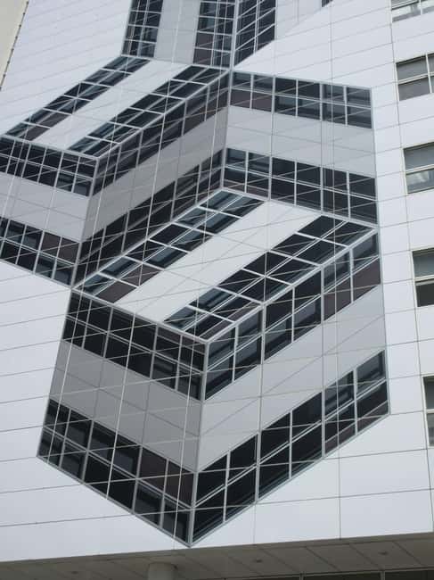 The Hague: a guided tour in French, mixing Street Art and History - Starting Points in the Heart of The Hague