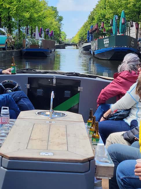 The Hague: Canal Cruise with Live Guide Winter edition - Who Should Consider This Tour