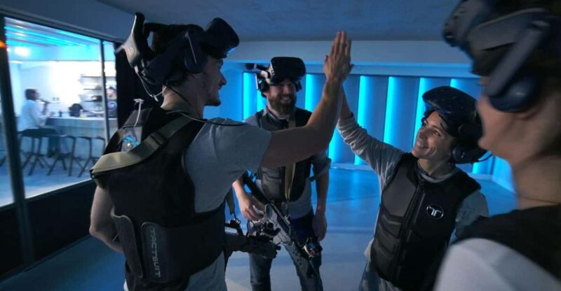 The Hague Downtown: VR Zombie Shooter 2 - 4 people - Exciting VR Zombie Shooting in The Hague for Small Groups