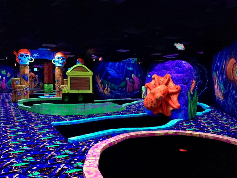 The Hague: Glowgolf Glow in the Dark Indoor Minigolf - Overall Value and Experience