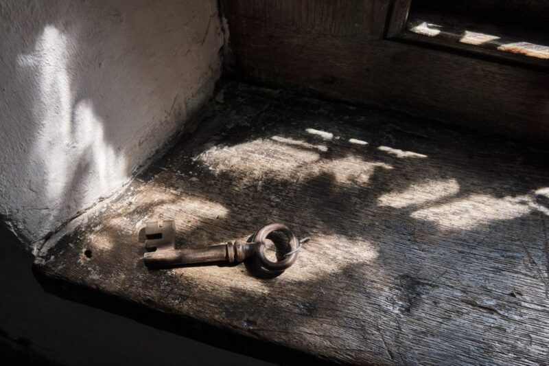 The Hague: Prison Gate Museum - Discovering Dutch Historical Figures Imprisoned Here