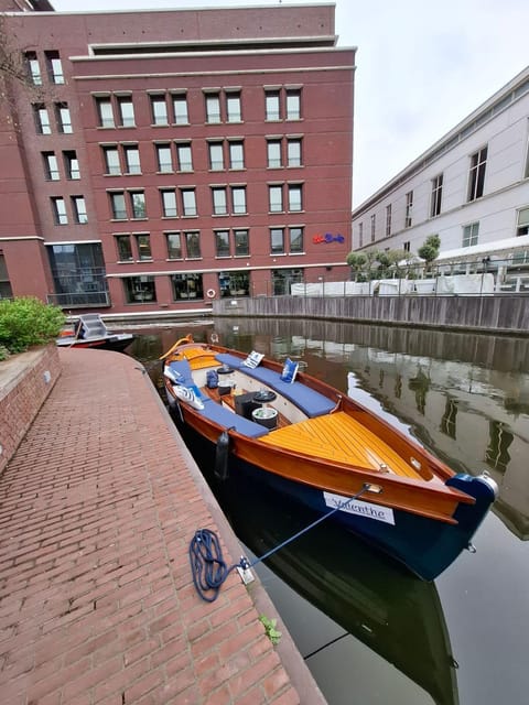 The Hague: Private Boattour up to 10 persons - Frequently Asked Questions