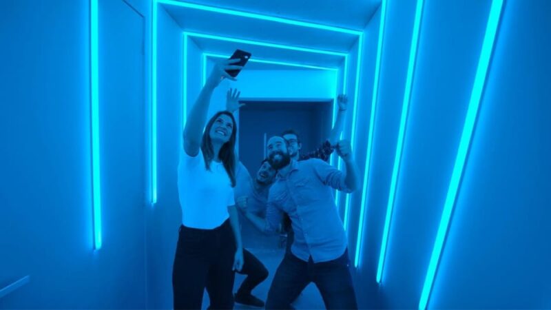 The Hague: VR Escape Room for 2 - 4 people - The Team and Guidance During the Experience