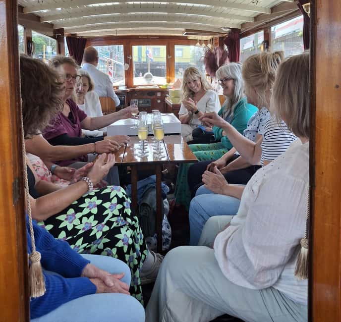 The Hague: WinterWonder-boattour - Experience a Classic Saloon Boat from 1925