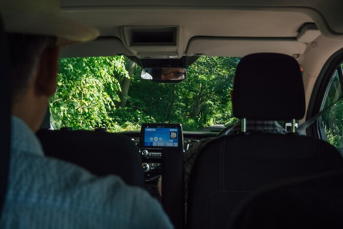 The 'Hidden Cotswolds' Shared Tour from Bath for 2-8 people - The Expertise of the Guides and Personal Touch