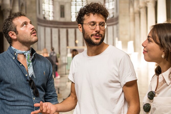 The Highlights of Rome on board a Vintage Fiat Van and Aperitif - Passing through Piazza Venezia with Local Insights