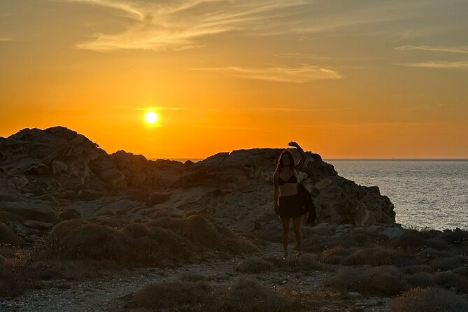The Highlights of Santorini on a Mini Bus Daily Sunset Tour - Practical Tips for the Tour Experience
