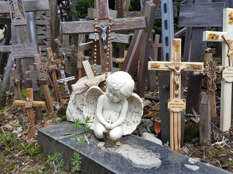 The Hill of Crosses: Full-Day Tour from Vilnius - Visiting the Hill of Crosses: A Unique Sight