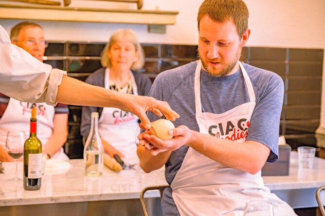 The Italian Way: Pizza and Gelato Class with Unlimited Wine - Group Size, Physical Requirements, and Accessibility