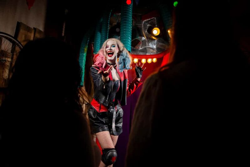 The Joker : Jokes' on You at Batman Escape Game Paris - The Gotham City Setting Inside Batman Escape