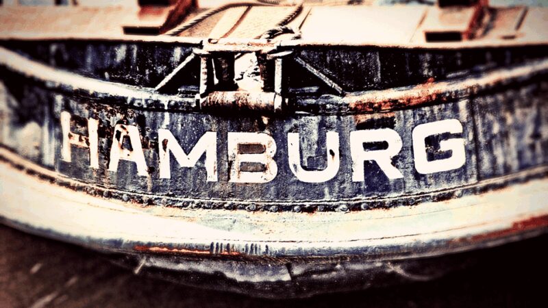 The Kiez-Captain Hamburg city tour & Speicherstadt tour - Exploring the Patriotic Society of 1765 and Trostbrücke