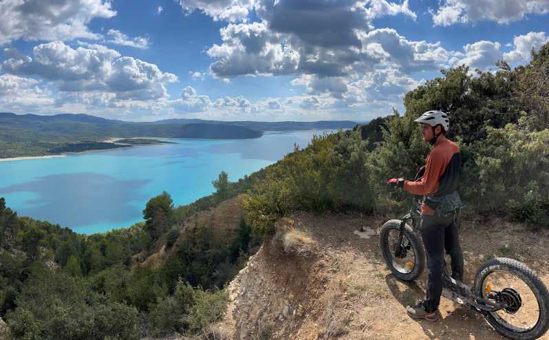 The lakeside panoramic tour: Guided electric scooter rides - Key Points