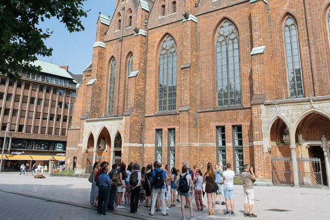 The Local Tour of Hamburg Historic Centre - Starting Point in Hamburgs Old Town at the Town Hall