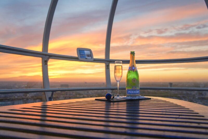 The London Eye Champagne Experience - The Champagne Service: A Toast to London