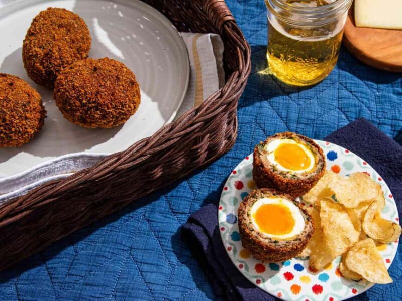 The London Food Tour - Starting at a Historic London Pub for Scotch Egg and Ale