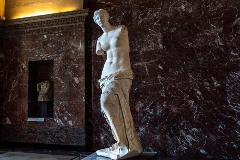 The Louvre Museum - PRIVATE TOUR - Meeting Point and Accessibility