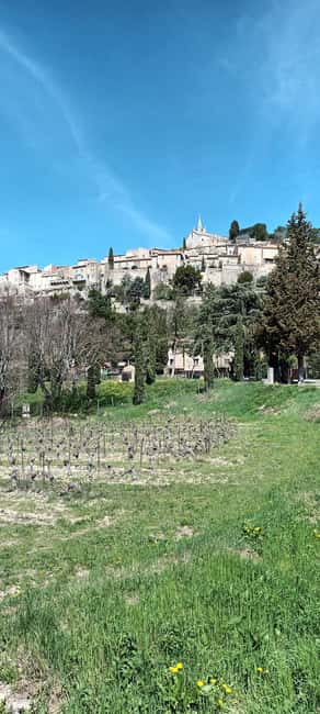 The Luberon: Explore hilltop villages on an electric bike - Key Points