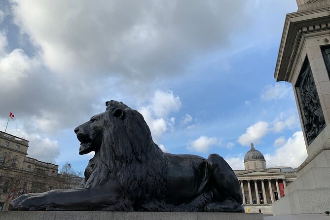The Magic of Harry Potter Private Guided Tour for Kids and Families in London - Visiting Kings Cross Station and Platform 9¾