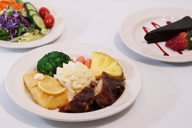 The Magical Mystery Show! at Hilton Waikiki Beach Hotel - Logistics: Accessibility and Convenience