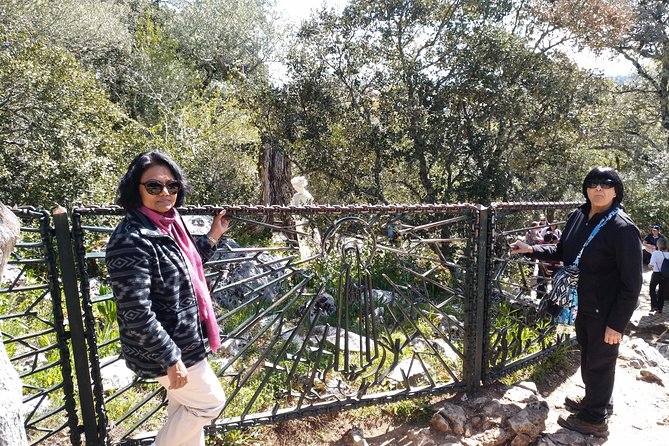 The Magnetism of Fatima - Insights from Reviews: Knowledgeable Guides and Deep Engagement