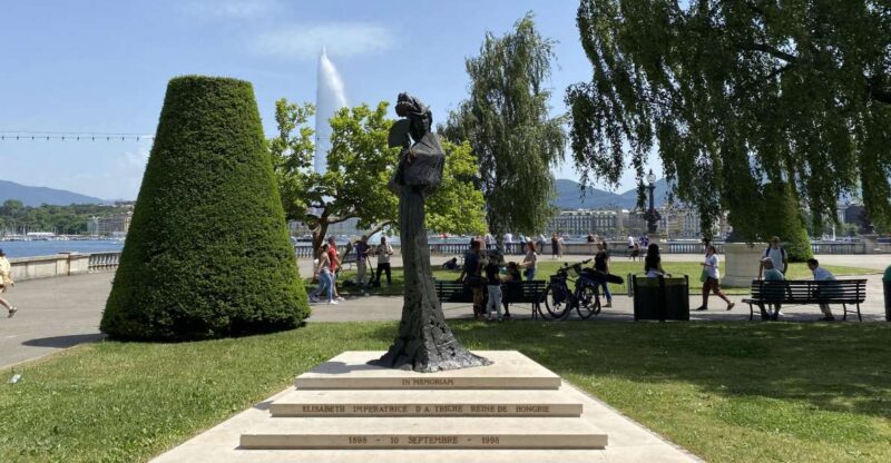 The Many Faces of Geneva: Self-Guided Audio City Tour - The Statue of Prophet Jeremiah and St. Pierre Cathedral