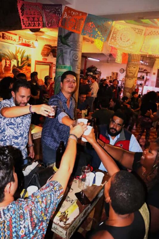 THE MEXICO CITY PUB CRAWL: A real chilango night - Visiting Donceles: A Cultural Stop in the Heart of CDMX