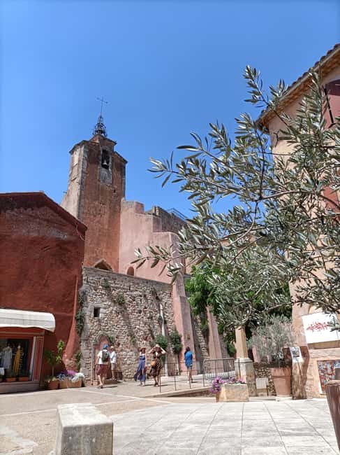 The most beautiful villages of Luberon - Roussillon’s Ochre-Hued Natural Beauty